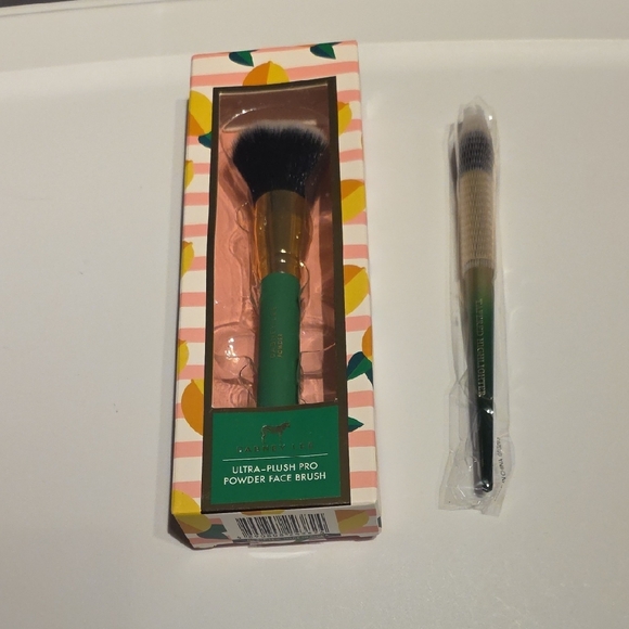 Dabney Lee Green and Gold Makeup Brush Set - Picture 9 of 9